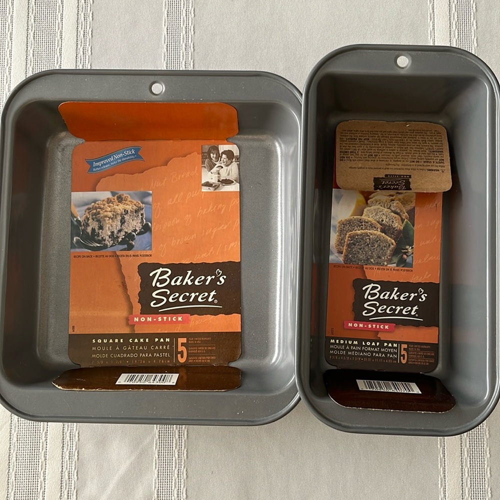 2 Bakers Secret Pans - Loaf and Square Cake